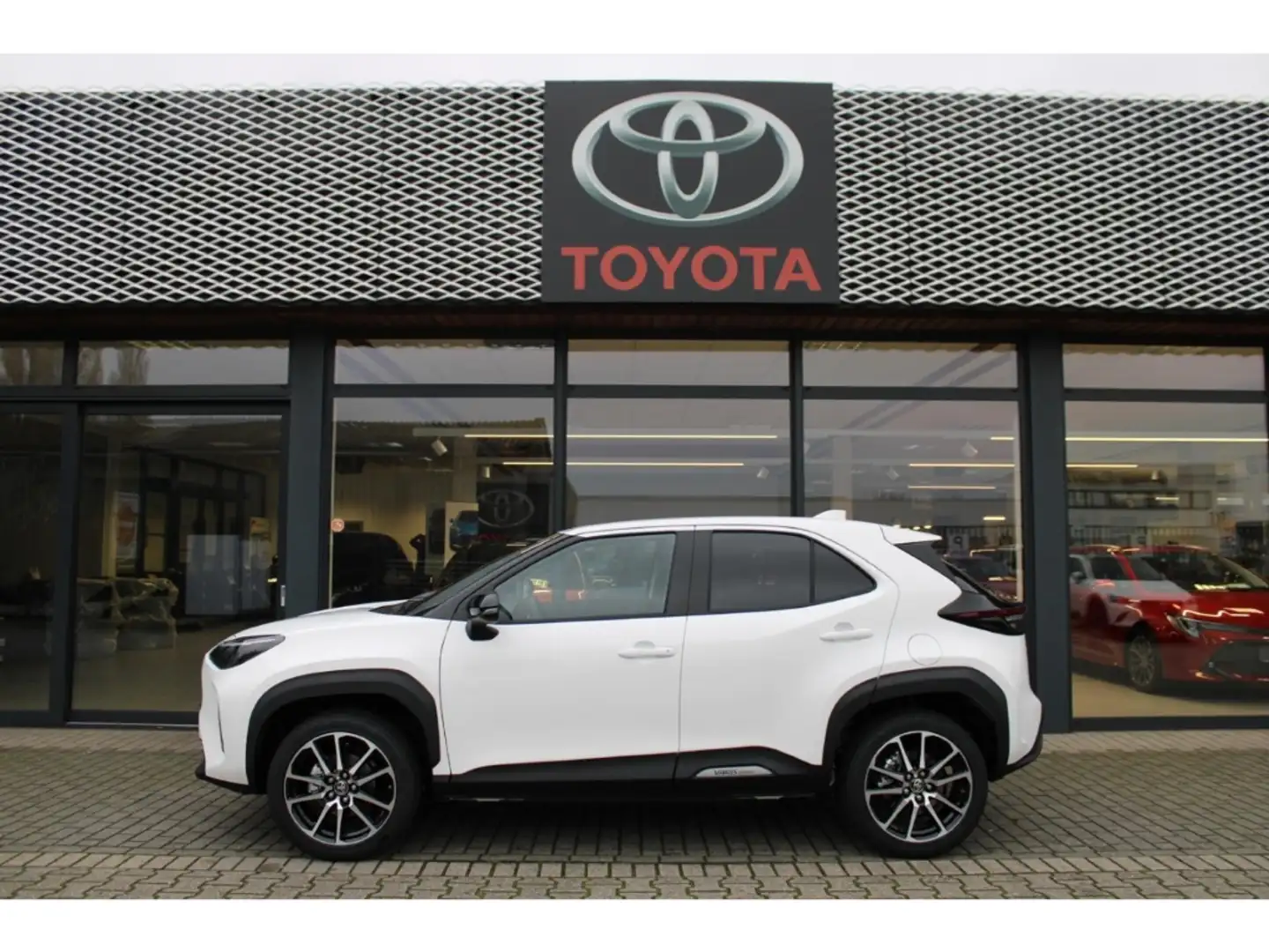 Toyota Yaris Cross GR-SPORT+ADVANCED-P+CARPLAY+GJ-RÄDER Weiß - 2