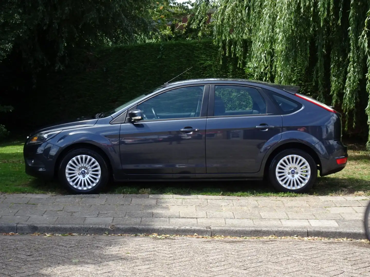Ford Focus 1.8 Limited met Navi en PDC Grijs - 2