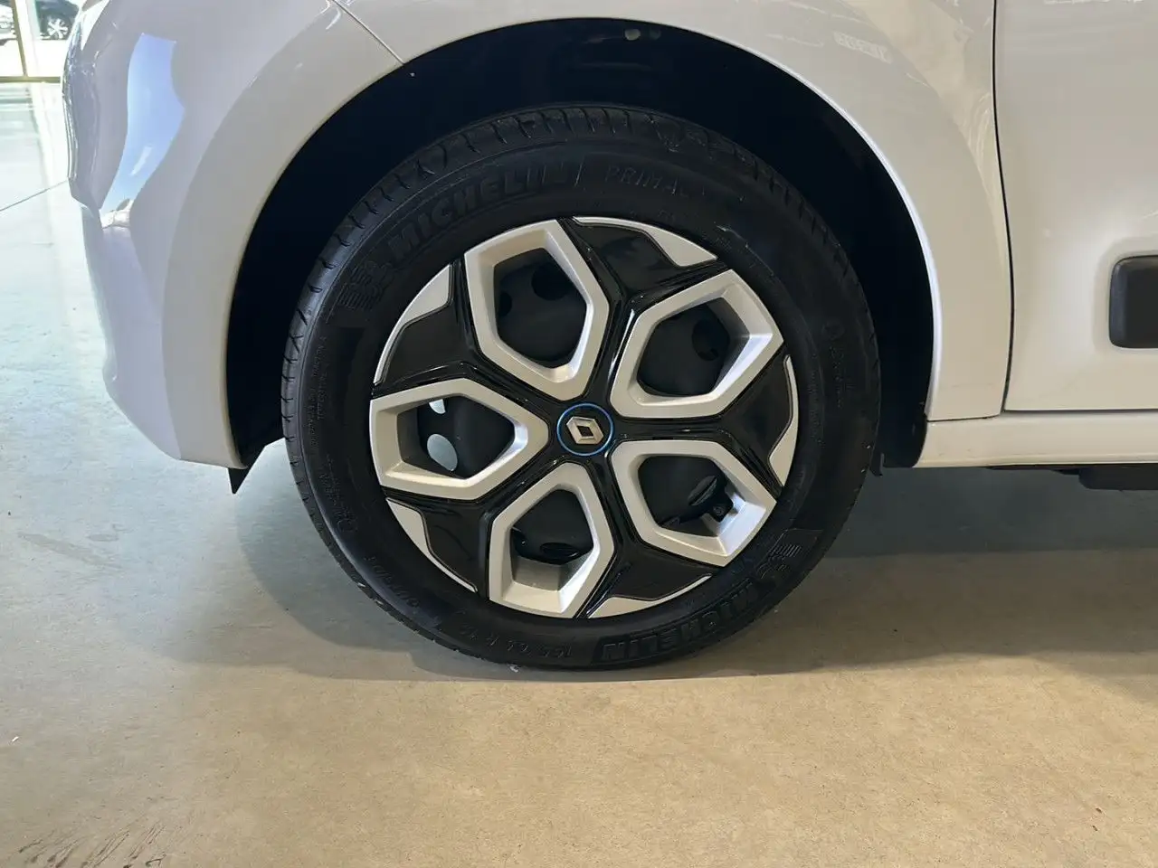 Renault Twingo Zen Electric Bluetooth Klima el. Fenster, миниатюра 17