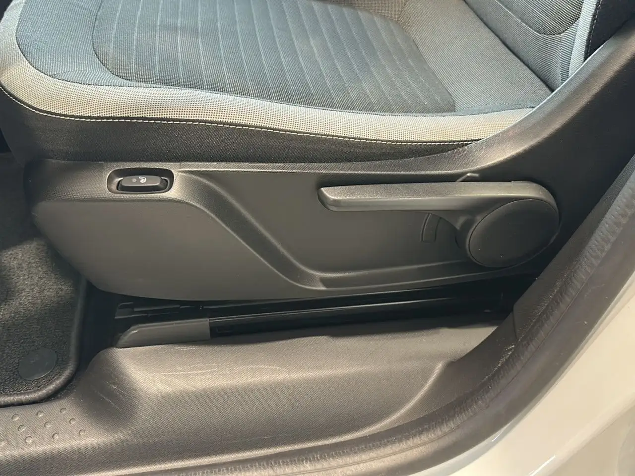 Renault Twingo Zen Electric Bluetooth Klima el. Fenster, миниатюра 18