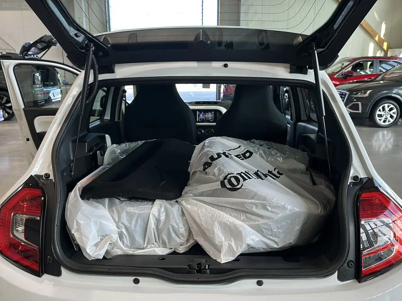 Renault Twingo Zen Electric Bluetooth Klima el. Fenster, миниатюра 16