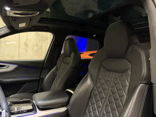 Audi Q7 view 14