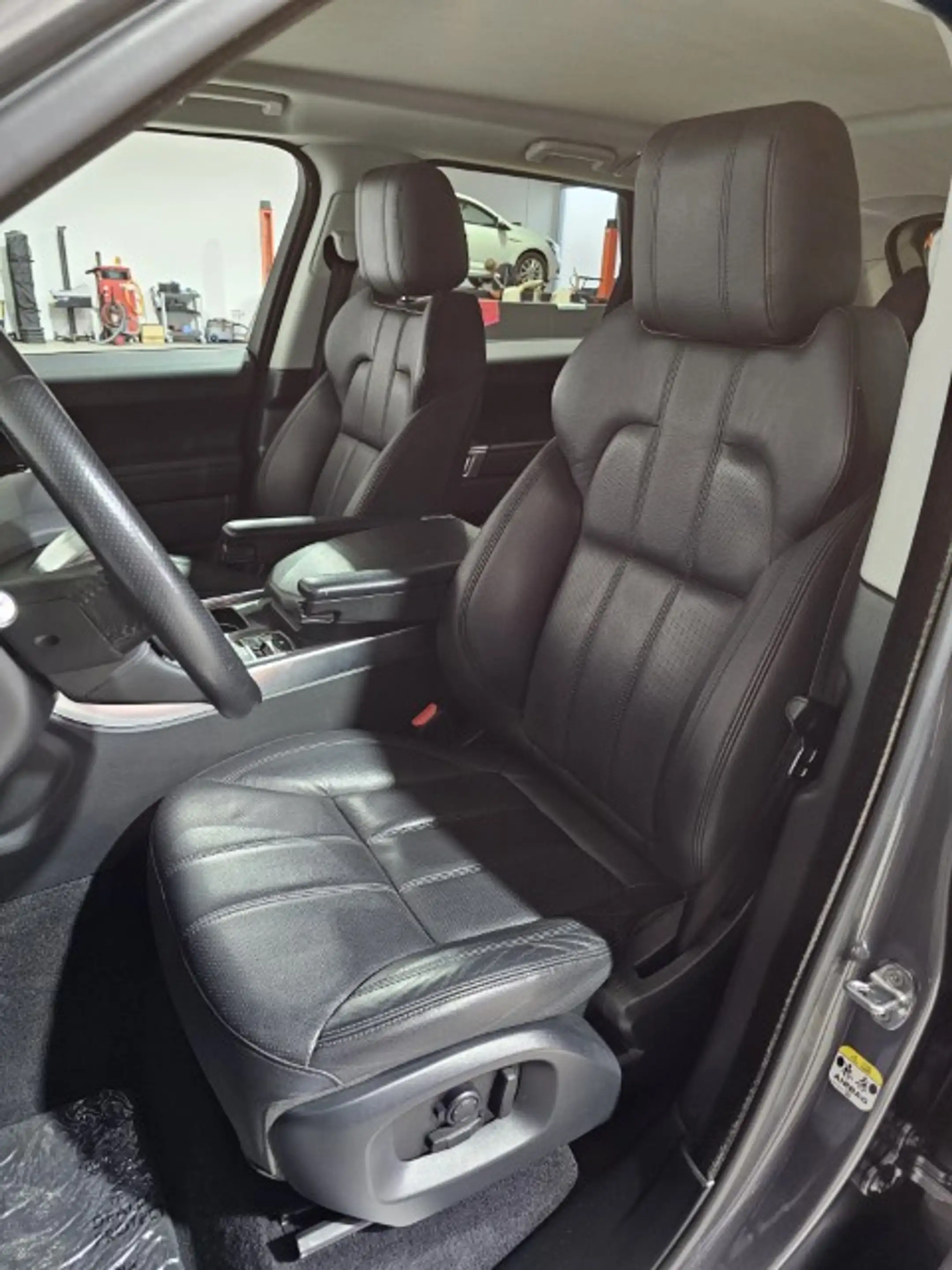 Land Rover Range Rover Sport Range Rover Sport 3.0 TDV6 Urban Series HSE — photo 13