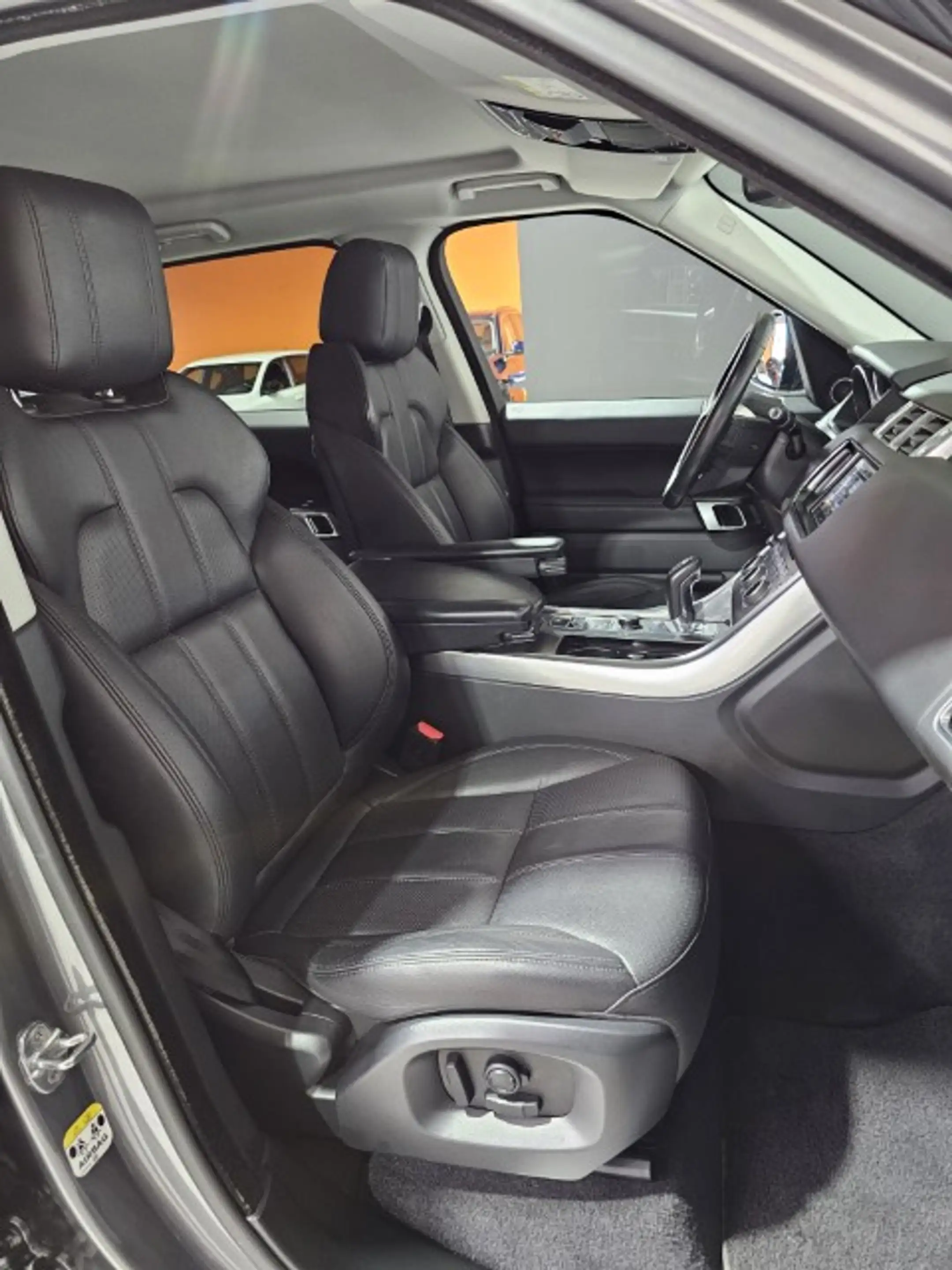 Land Rover Range Rover Sport Range Rover Sport 3.0 TDV6 Urban Series HSE — photo 11