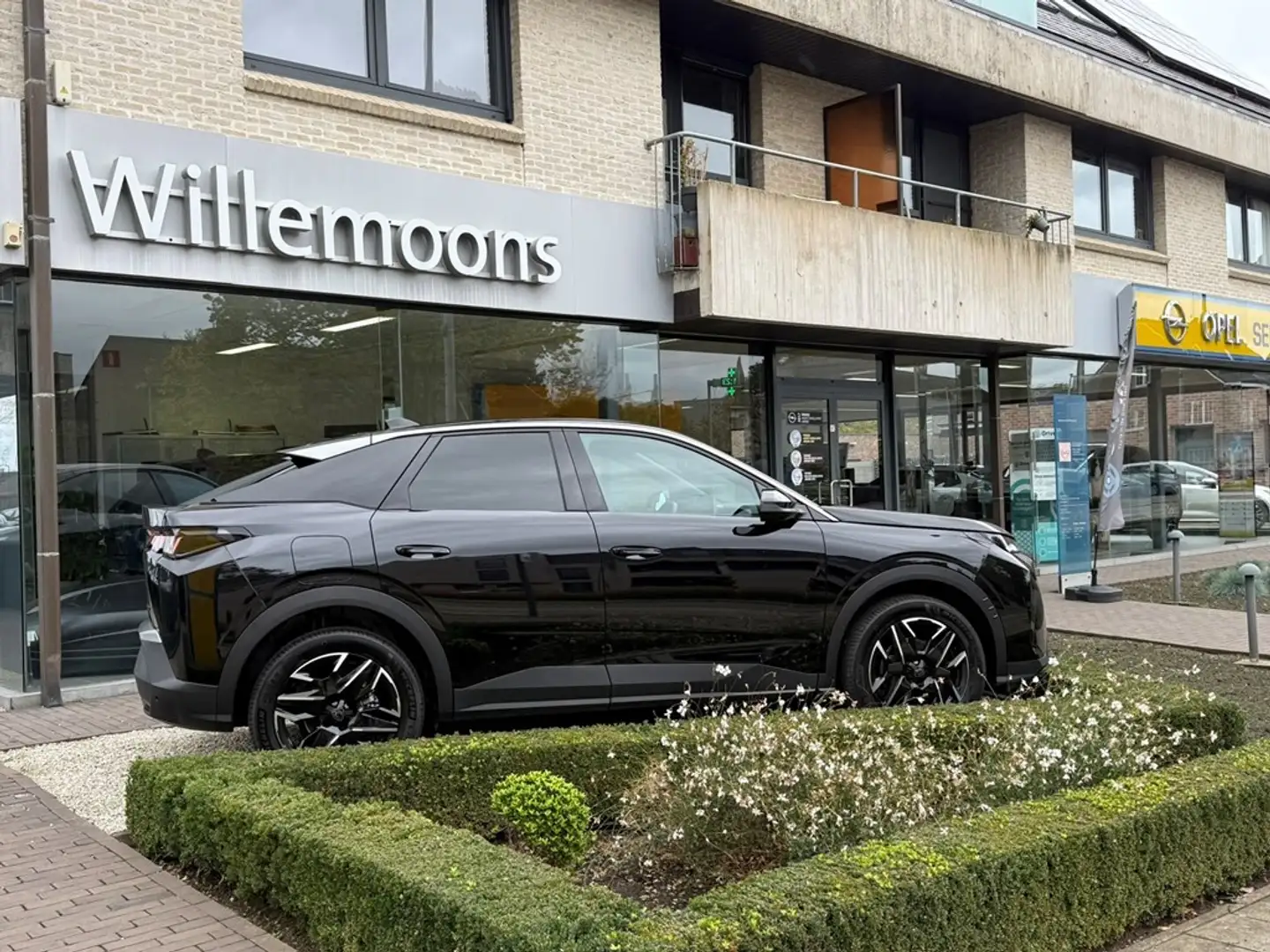 Peugeot 3008 Allure 1.2 Hybride 145PK Daginschrijving!!! *Camer Zwart - 2