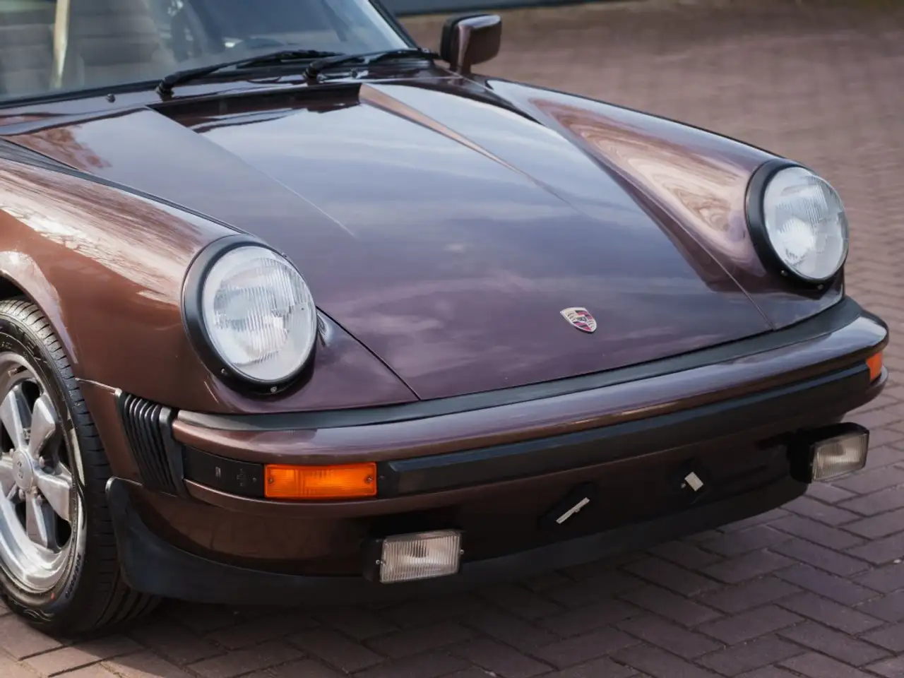 Porsche 911 3.0 SC Coupe - Palisander Metallic (474), foto 7