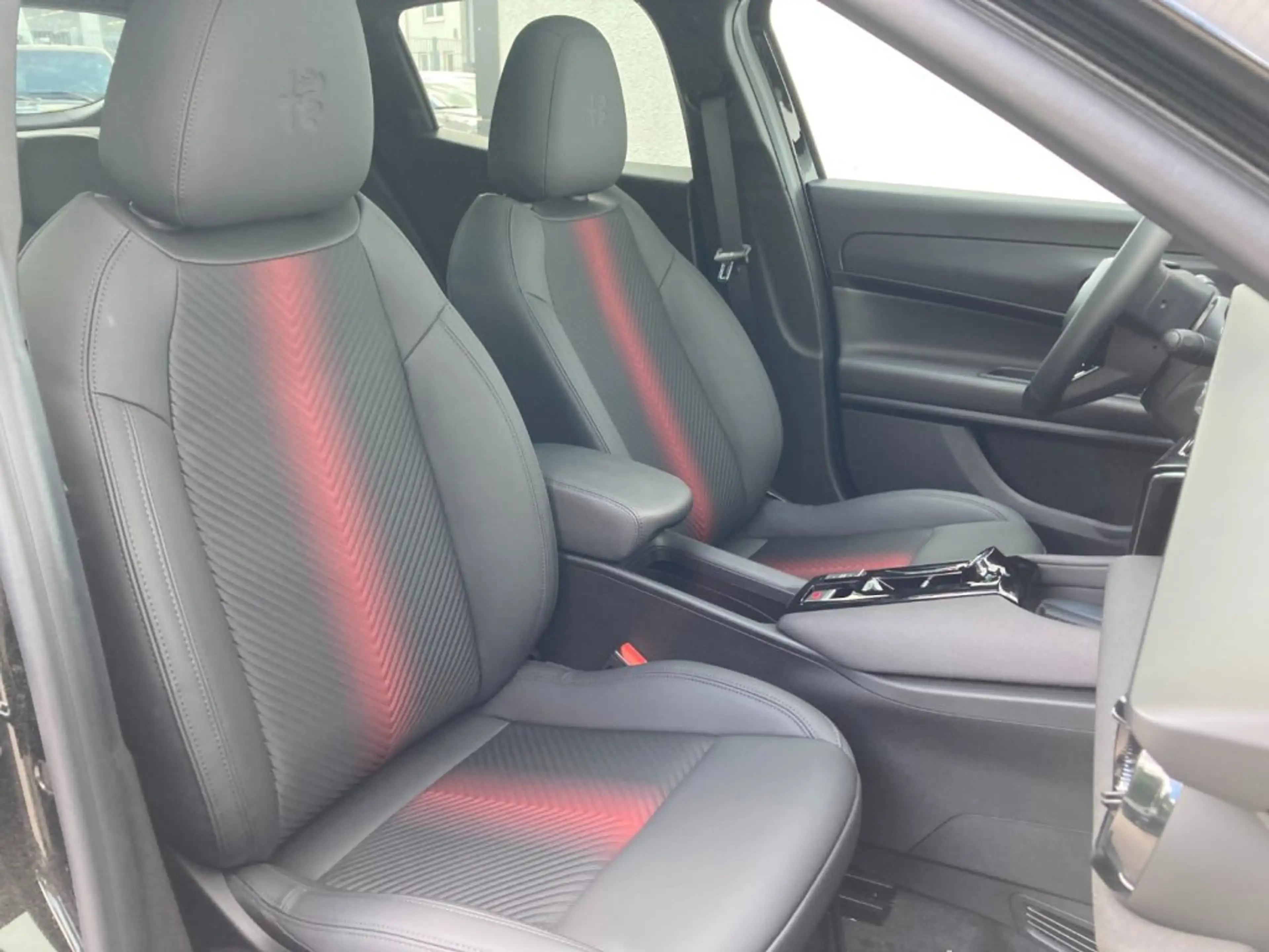 Alfa Romeo Junior Ibrida My25 Ibrida Speciale 1.2 145ps Hybri — photo 5