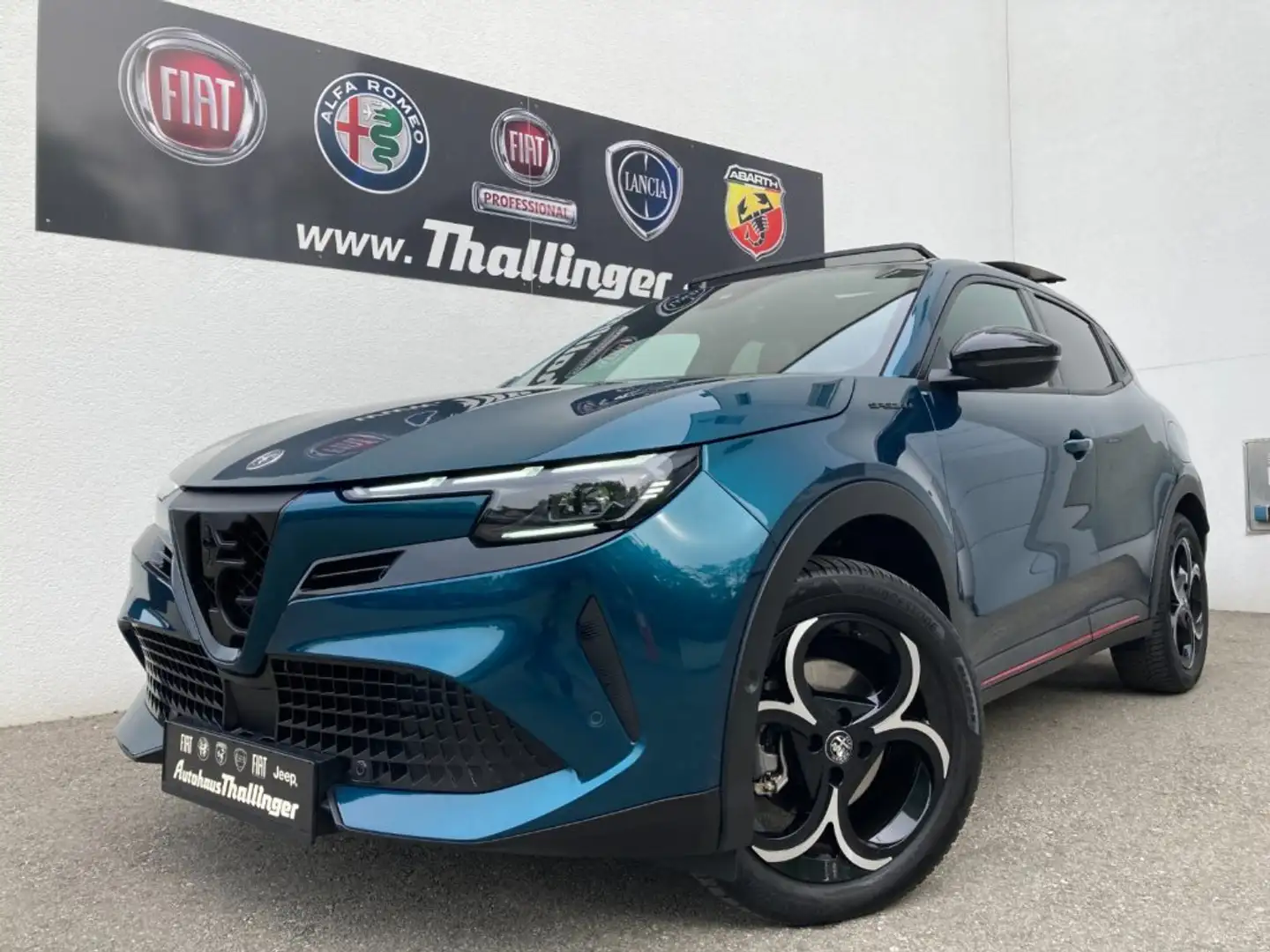 Alfa Romeo Junior Ibrida My25 Ibrida Speciale 1.2 145ps Hybri Blau - 2