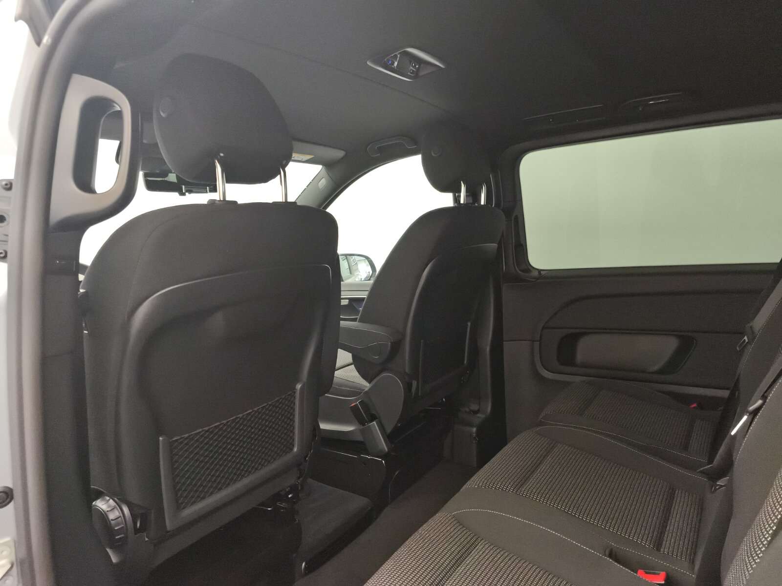 Mercedes-Benz V 220
