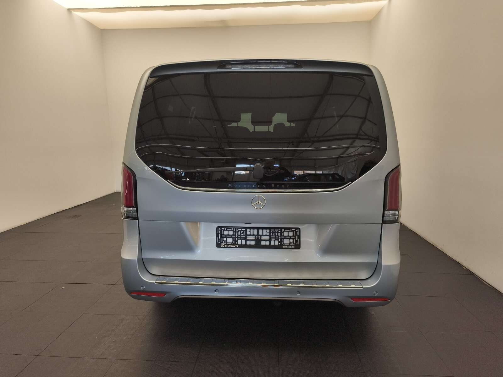 Mercedes-Benz V 220