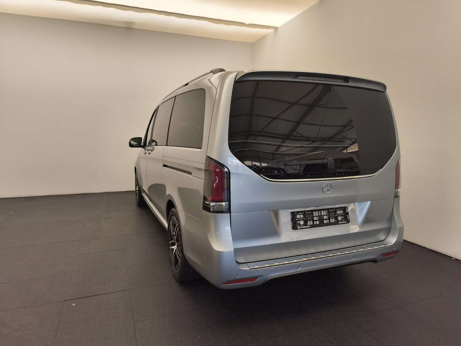 Mercedes-Benz V 220