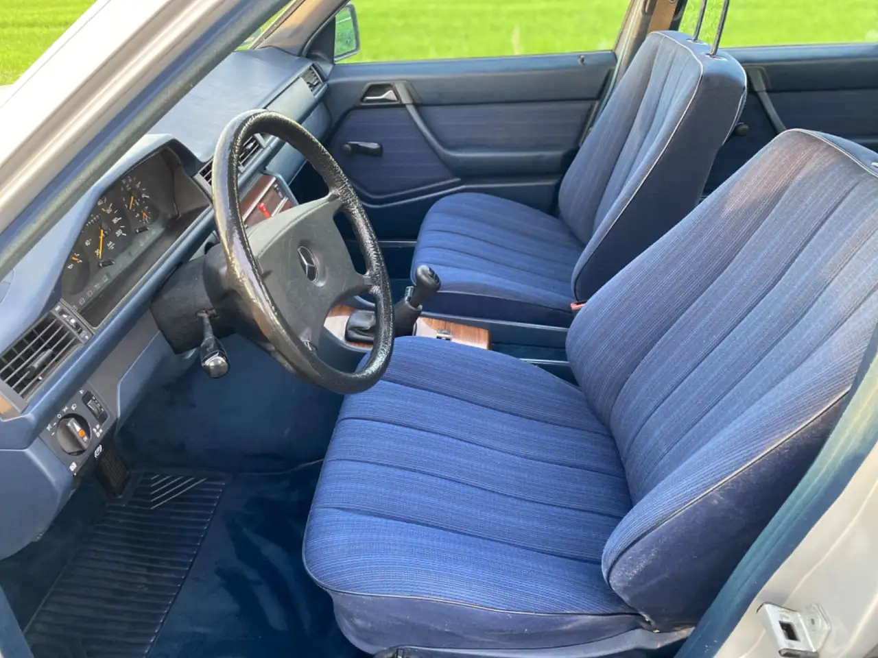 Mercedes-Benz 250 Mercedes 124 ,250 Diesel, Oldtimer, foto 10