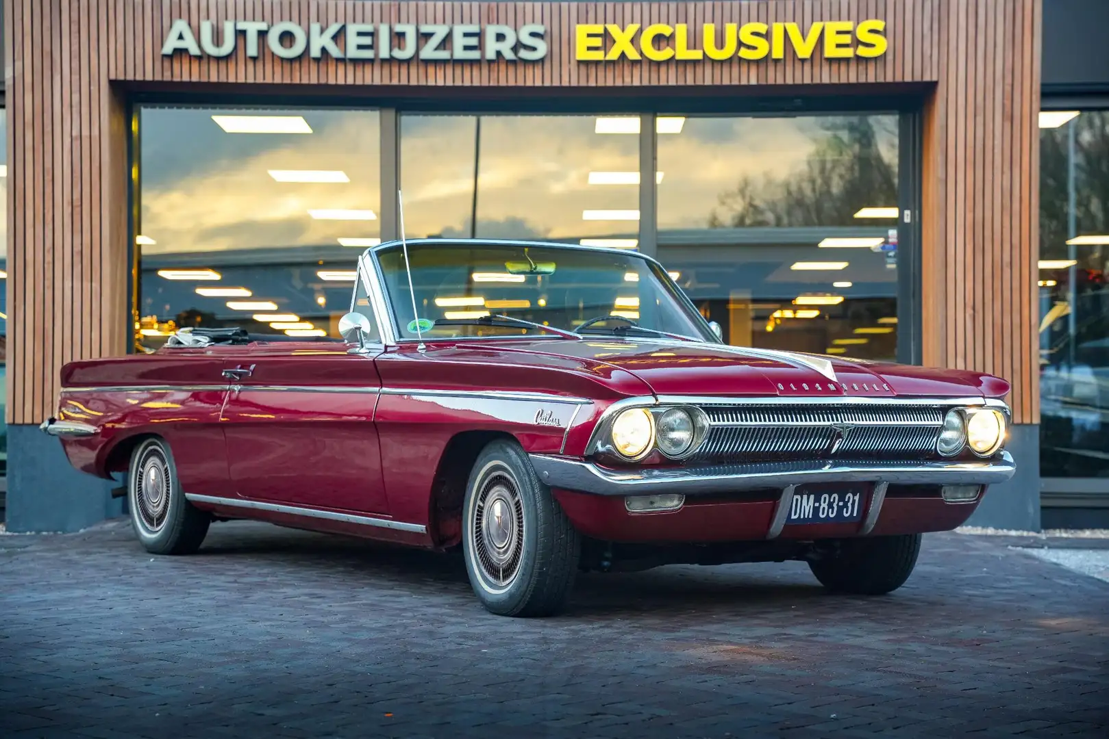 Oldsmobile Cutlass 5.7 AF 37 Elektrisch Cabriodak Revisie Motor & Ver Červená - 1