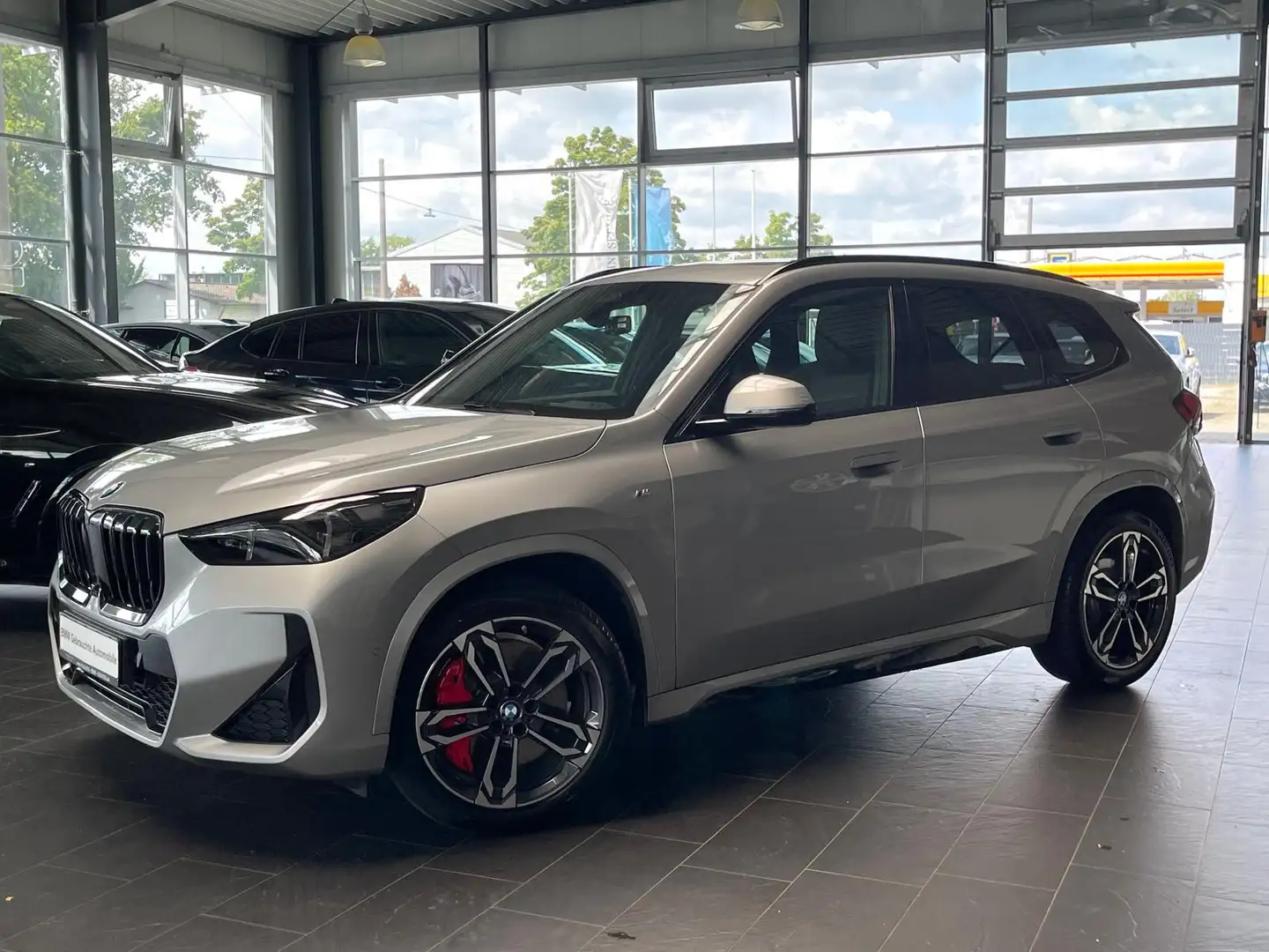 BMW X1 18i sDrive M Sport Pro AHK/PANO/K.Zg/HUD/19° Argent - 2