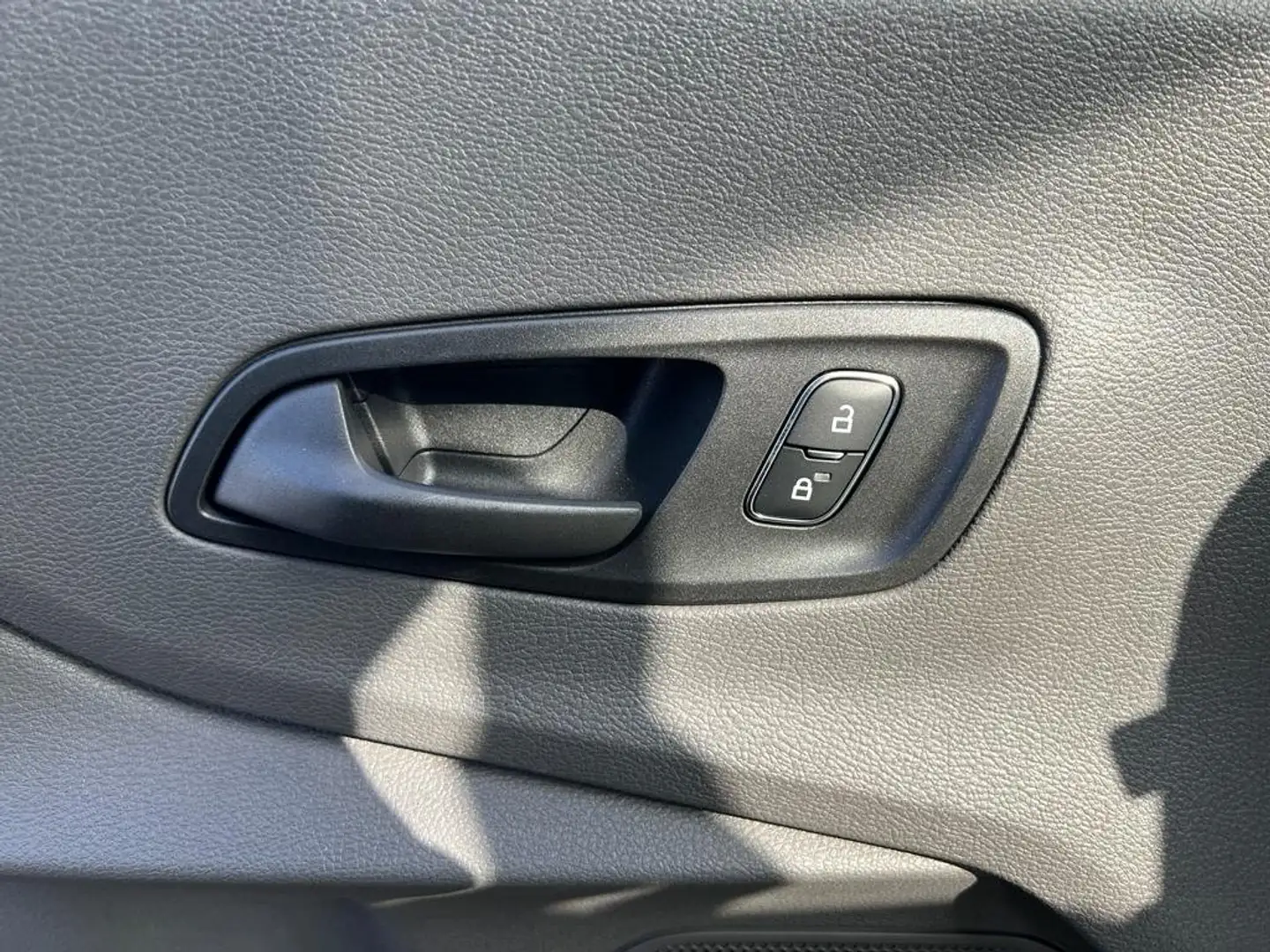 Ford Transit Kasten 2,0 EcoBlue L2H2 290 Startup Weiß - 2