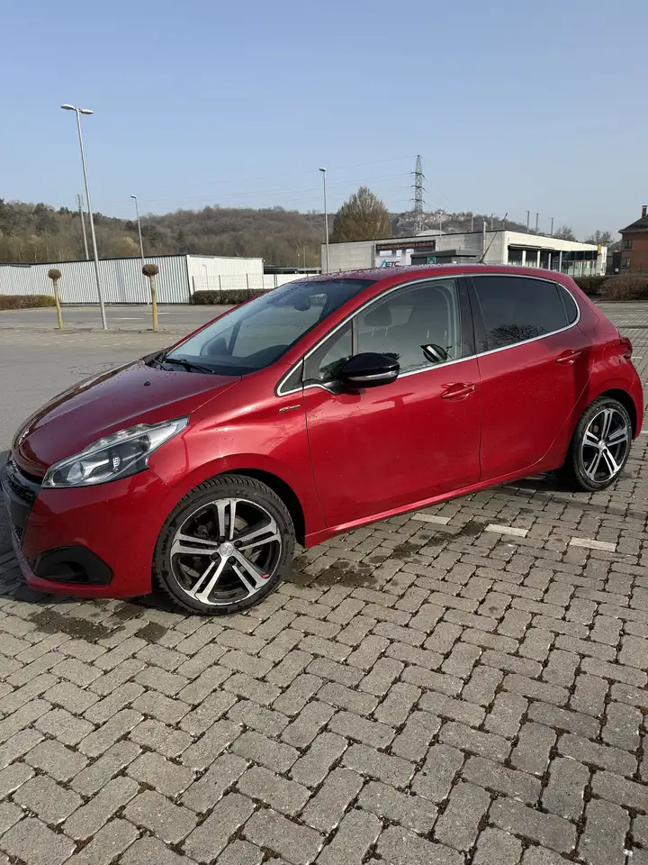 Peugeot 208 1.2 PureTech 110ch S\u0026S BVM5 GT Line