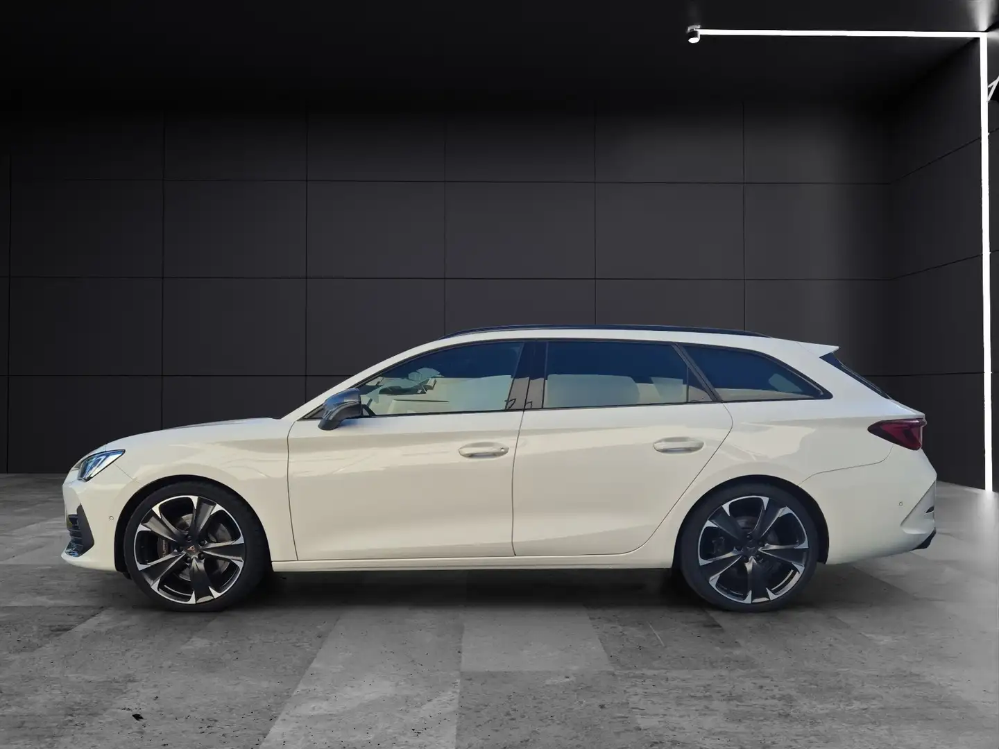 CUPRA Leon ST VZ DSG 4Drive LED Navi ACC RFK beats SH 19" Weiß - 2