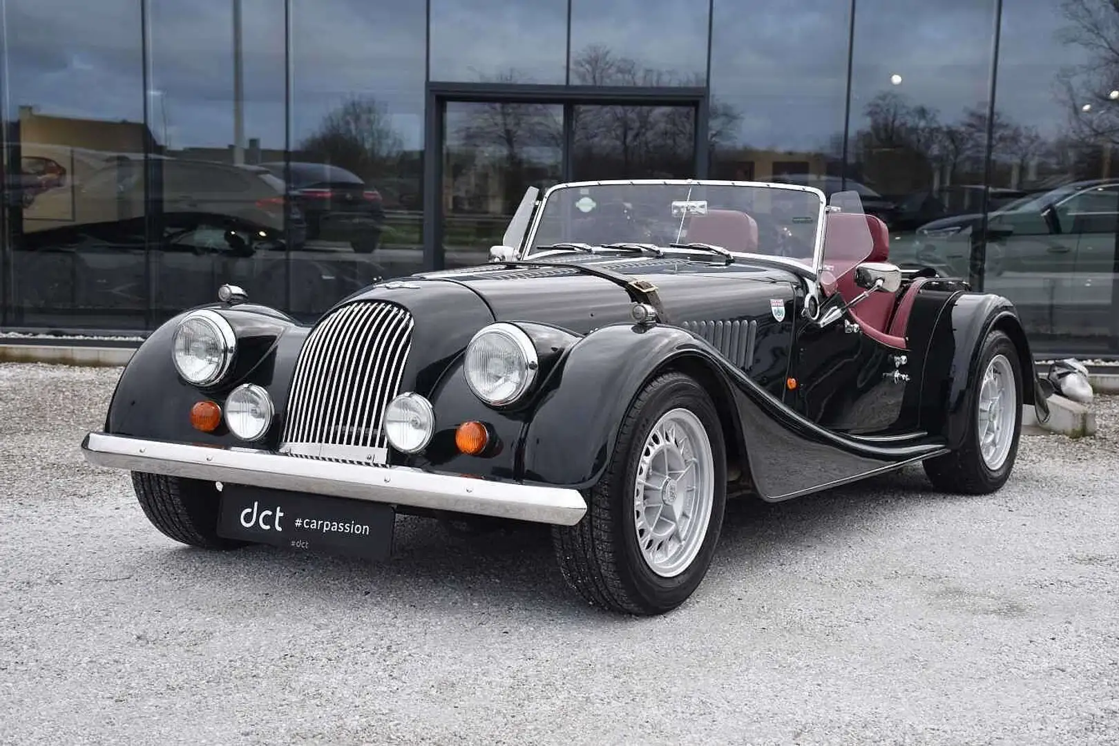 Morgan Plus 8 RHD Зелений - 1
