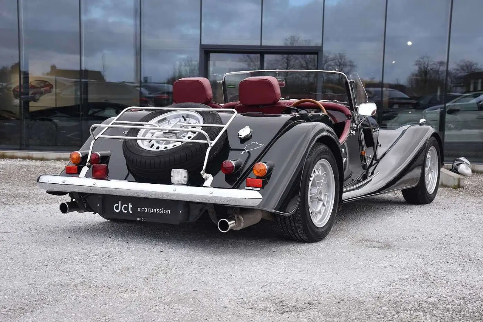 Morgan Plus 8 RHD Зелений - 2