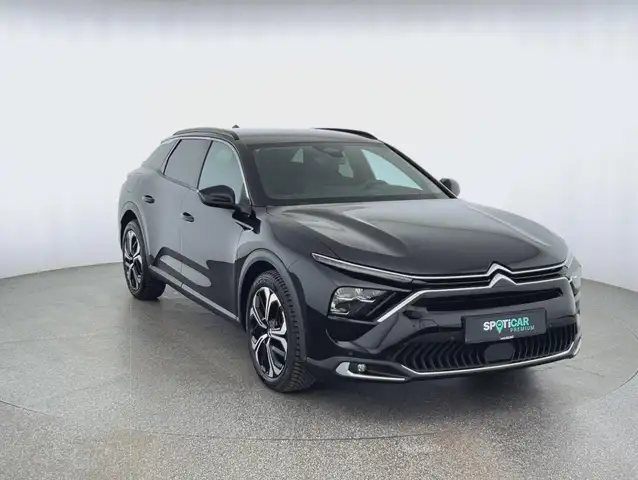 Citroen C5 X view 3