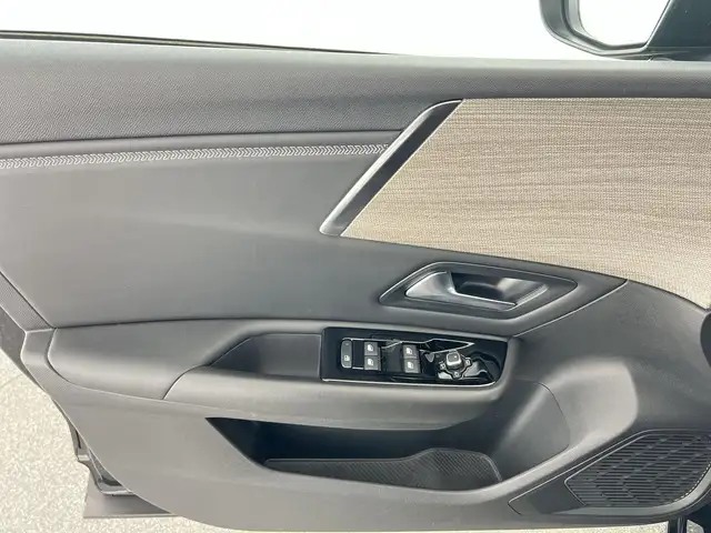 Citroen C5 X view 11