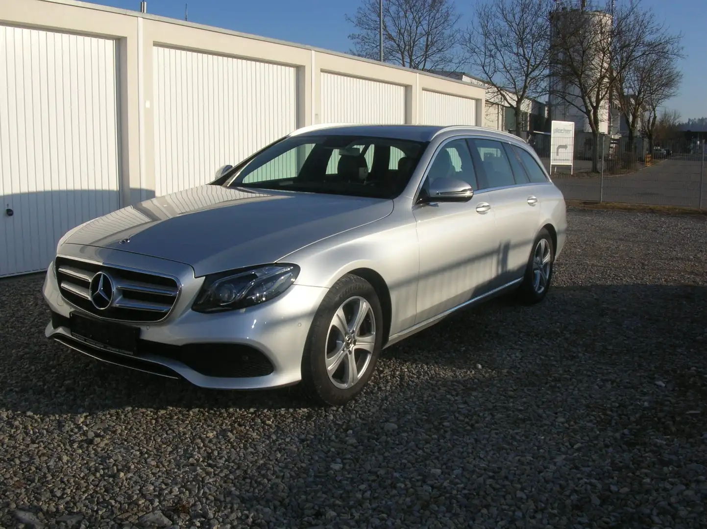 Mercedes-Benz E 220 E 220 d T - Navi-AHK-Klima-Kamera-PDC.. Grau - 1