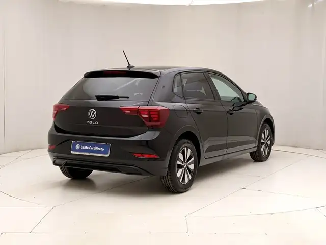 Volkswagen Polo view 4