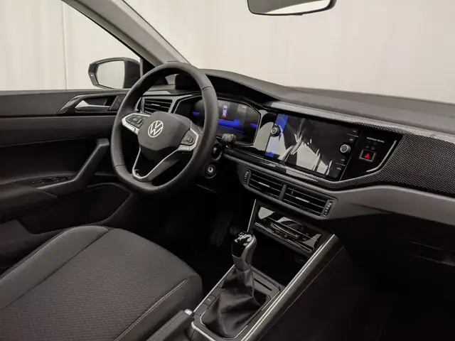 Volkswagen Polo view 6