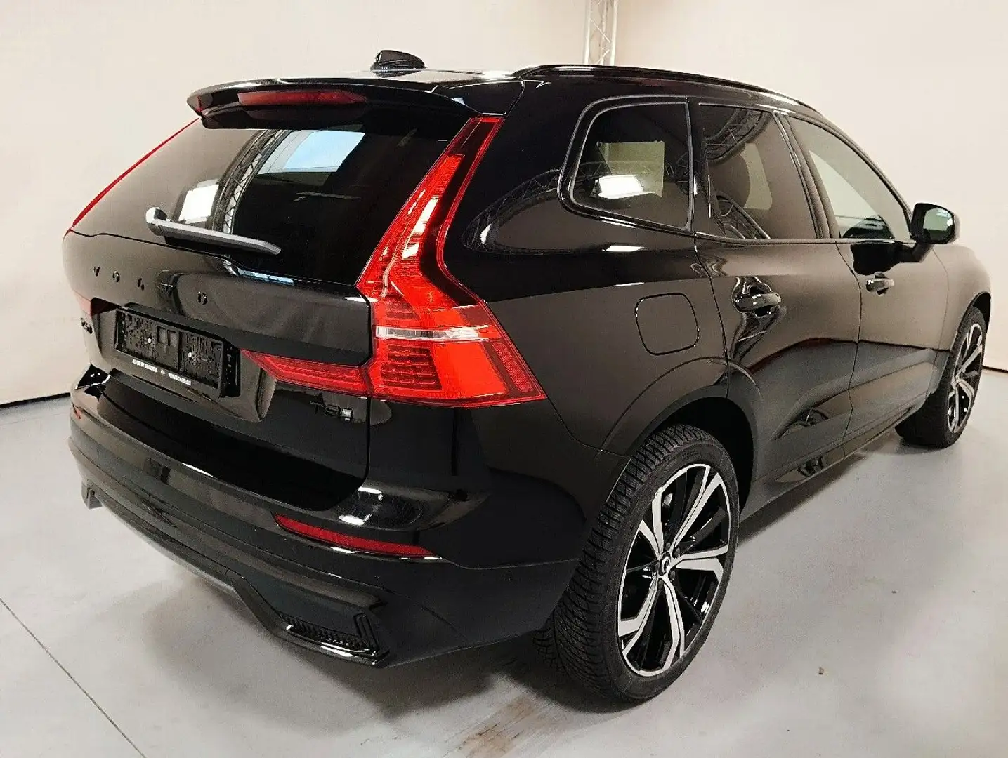 Volvo XC60 T8 Plus Black Edition Recha Plug-In Hybrid Schwarz - 2