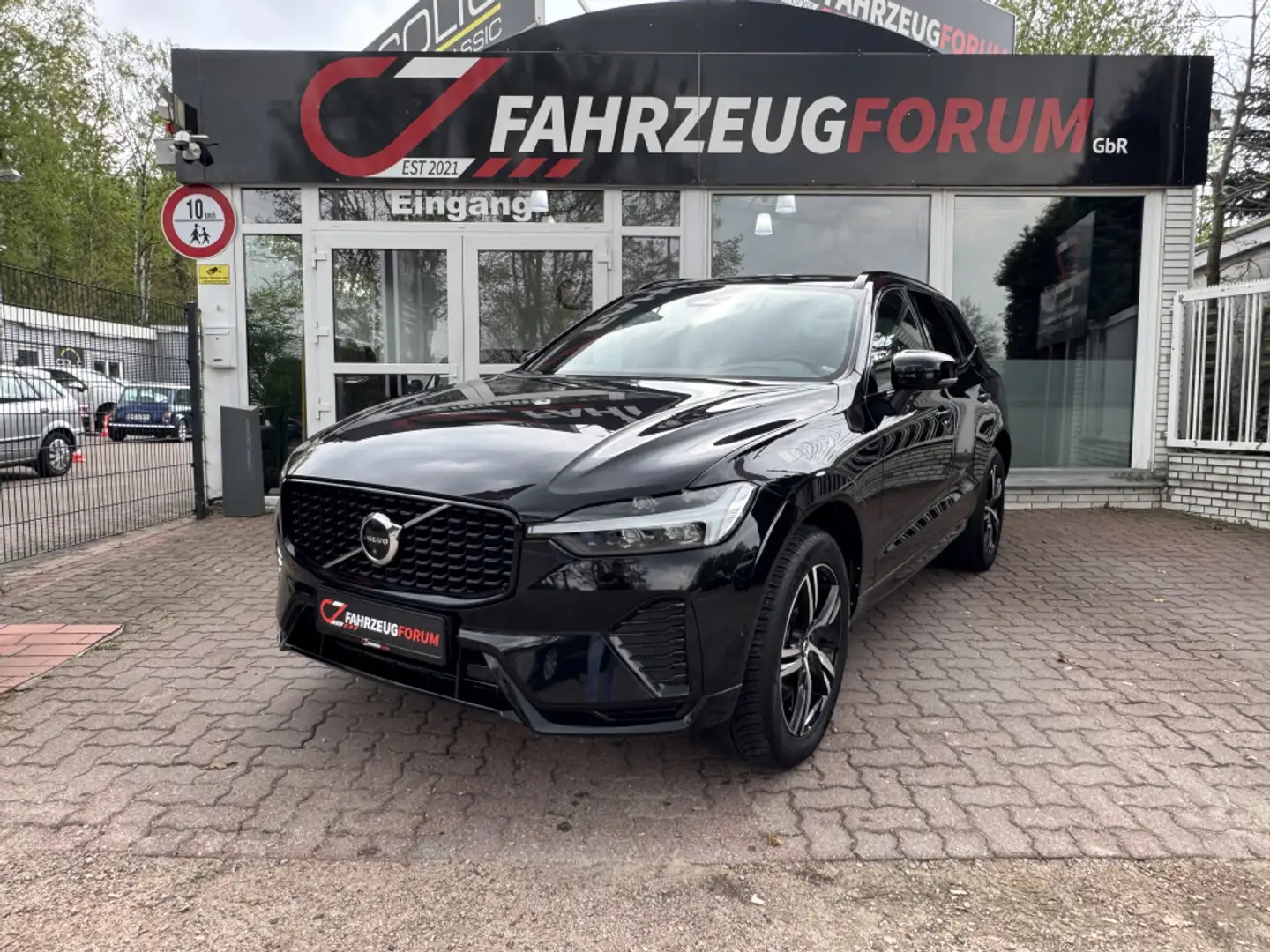 Volvo XC60 R Design 2WD 360°*MWST Ausweisbar Zwart - 1