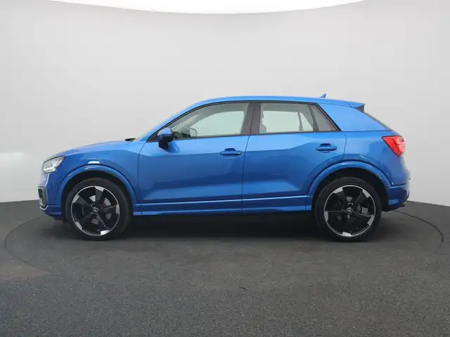 Audi Q2 view 4