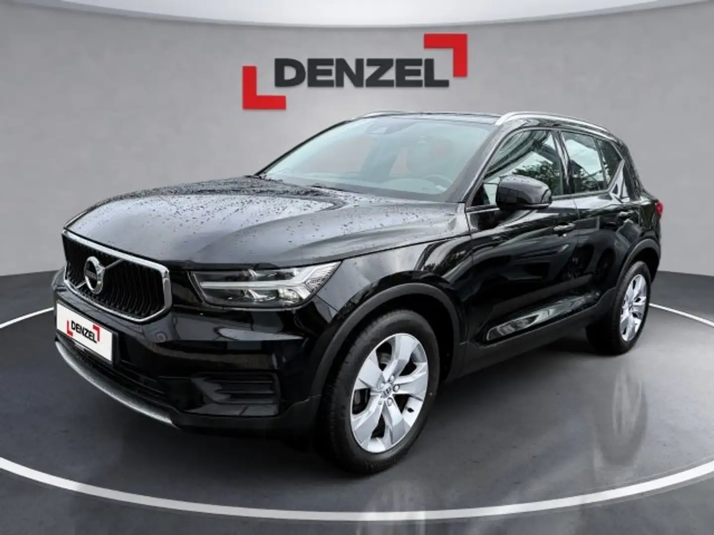 Volvo XC40 D3 Momentum Geartronic Schwarz - 1