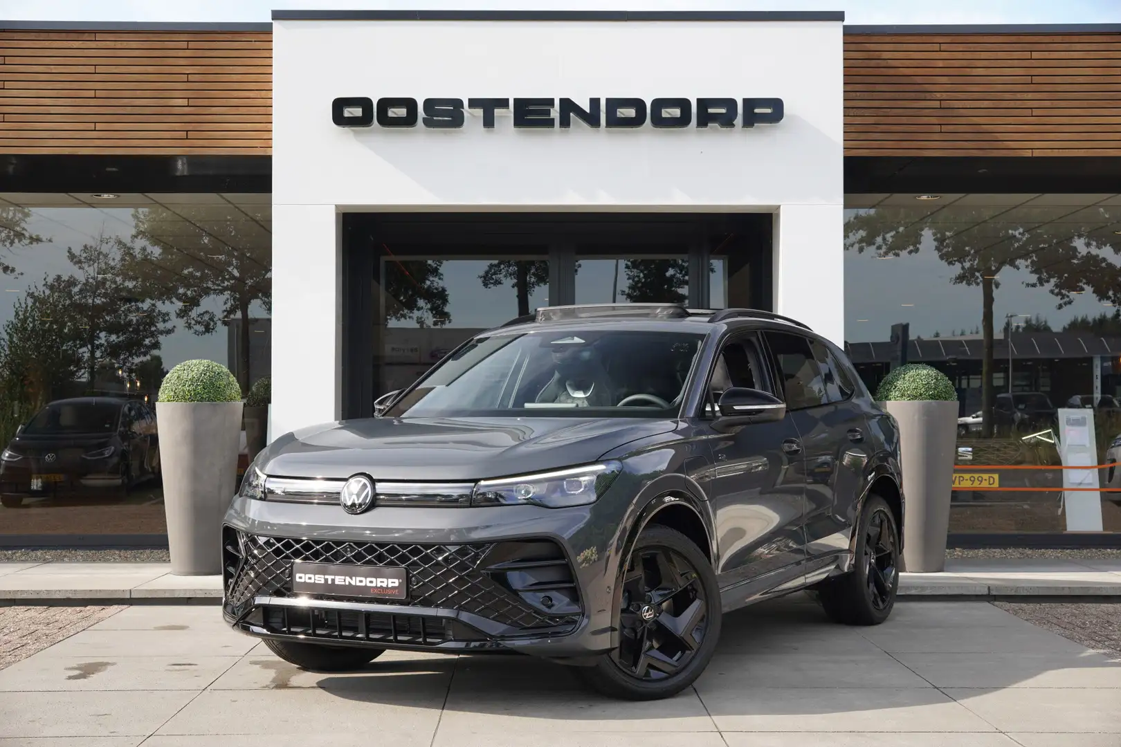 Volkswagen Tiguan 1.5/272pk eHybrid R-Line Blackstyle|2025|Panoramad Gris - 2
