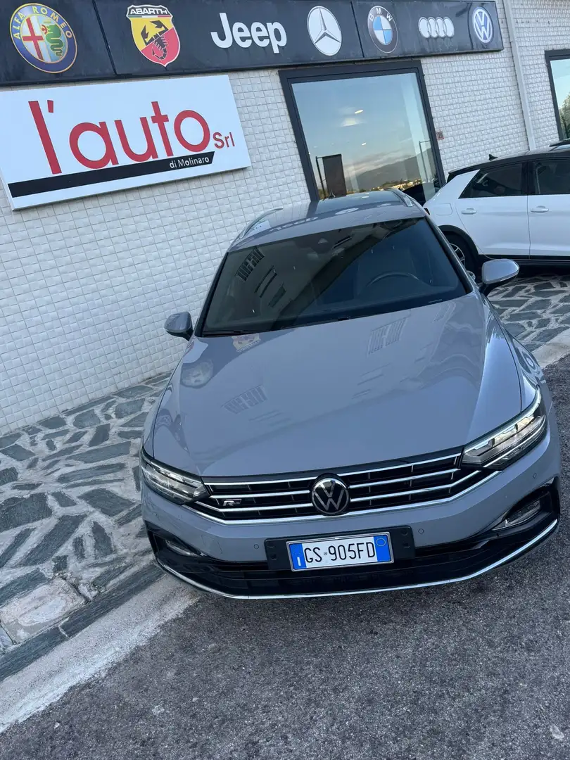 Volkswagen Passat Variant VARIANT R-LINE 2.0 122CV DSG Grau - 2