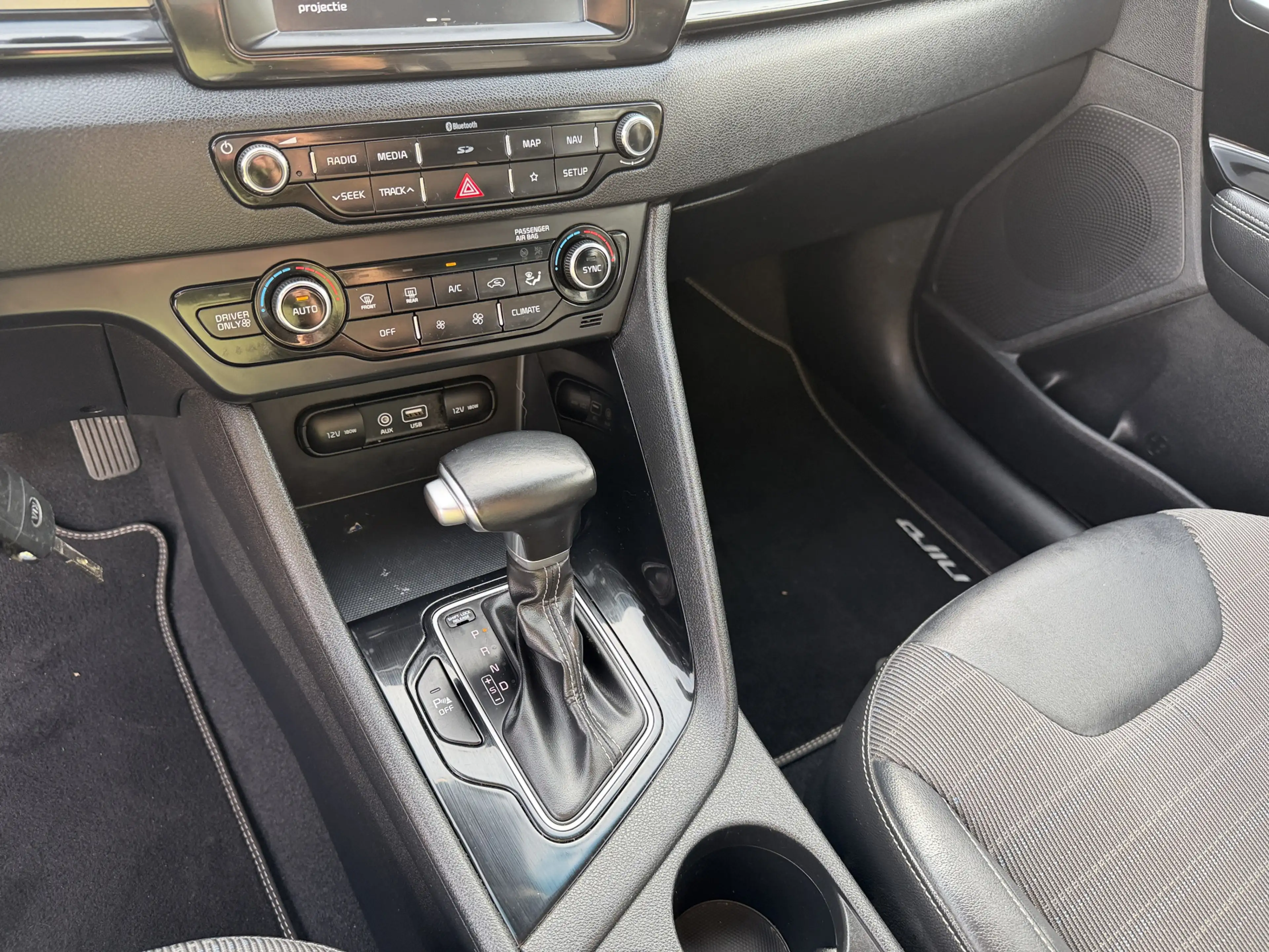 Kia Niro 1.6 GDi Hybrid DynamicLine Carplay/Clima/Cruise — photo 13