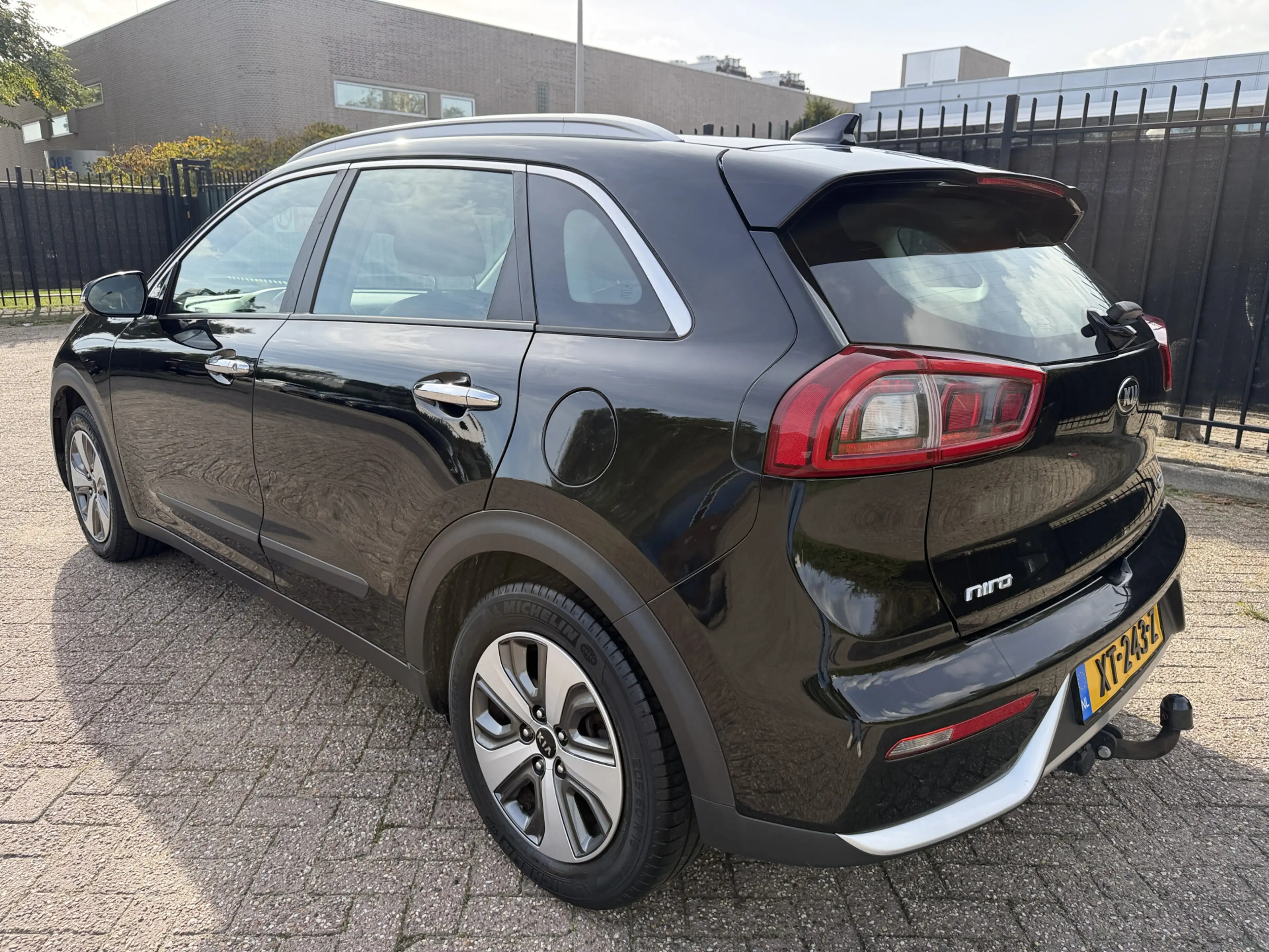 Kia Niro 1.6 GDi Hybrid DynamicLine Carplay/Clima/Cruise — photo 2