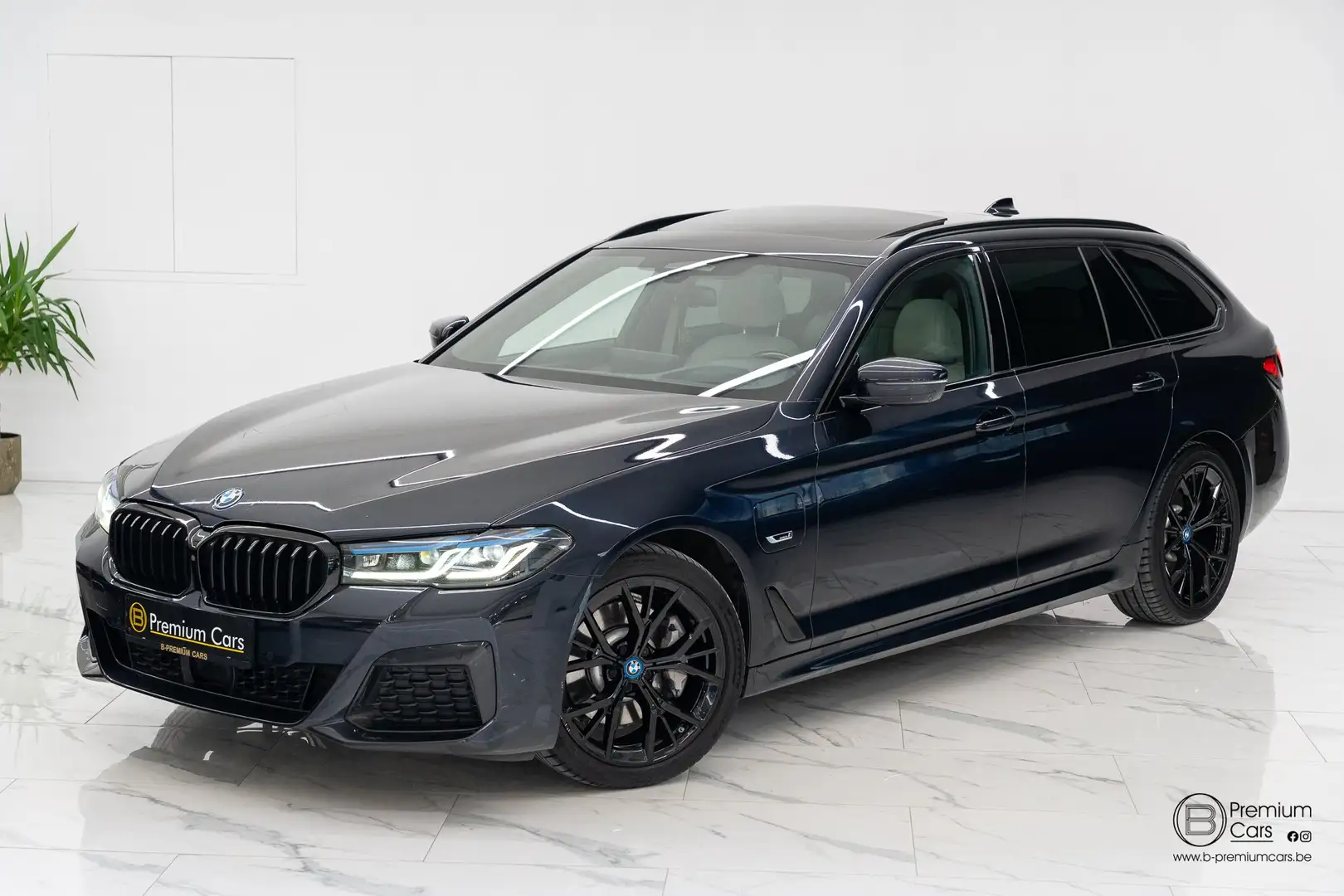BMW 530 e Touring Aut. M pack! Full, Acc, Pano, Laser, HUD Blauw - 2