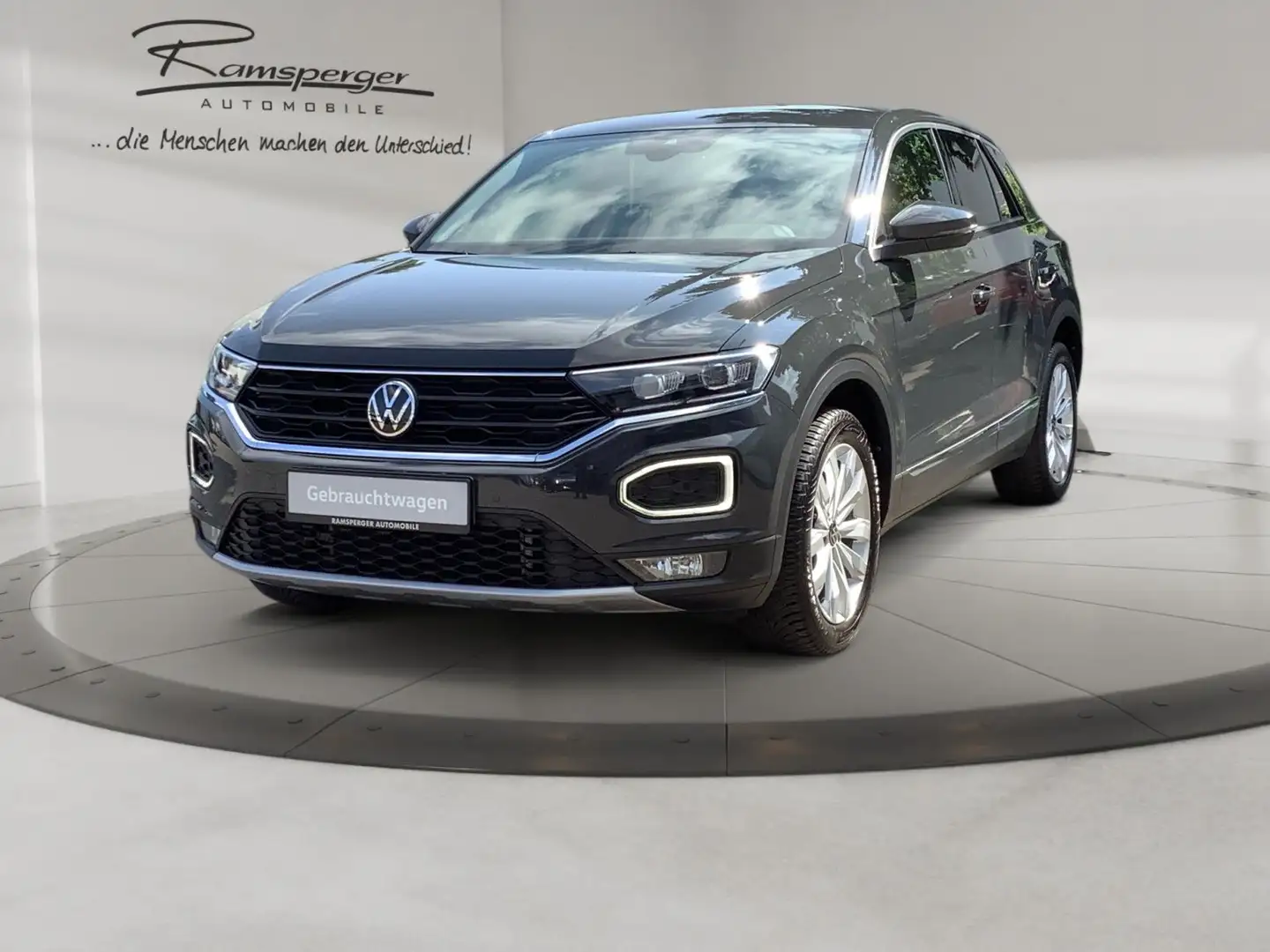 Volkswagen T-Roc 1.5 TSI DSG Sport ACC LED APP SHZ Kamera Grau - 2