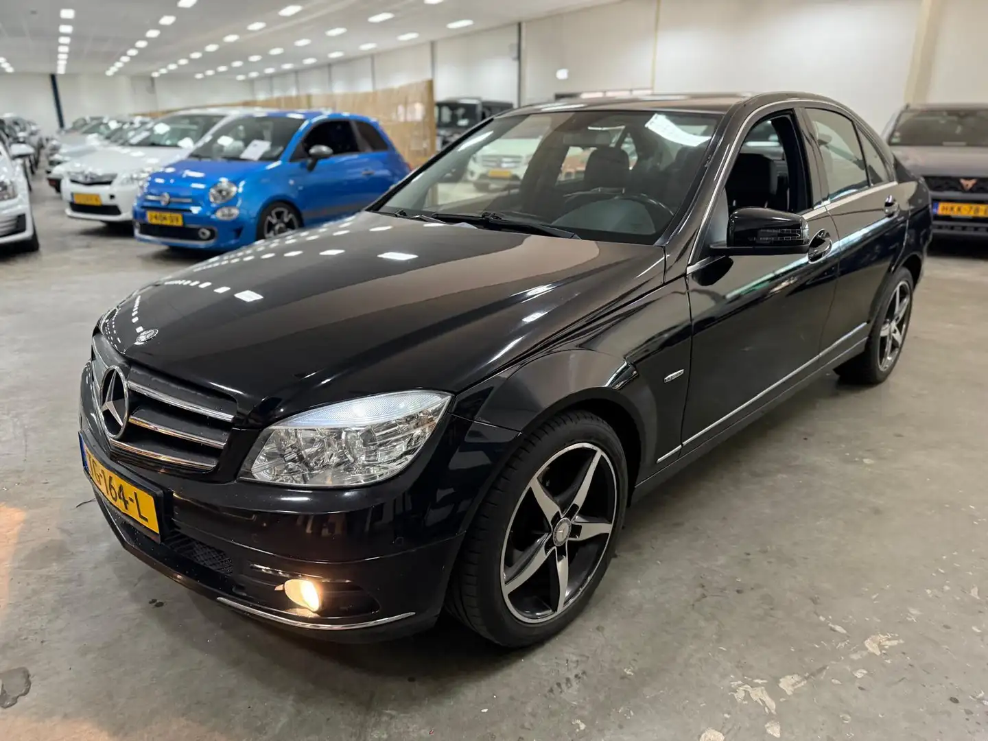 Mercedes-Benz C 180 CGI BlueEFFICIENCY Elegance / AUTOMAAT / NETTE AUT Zwart - 2