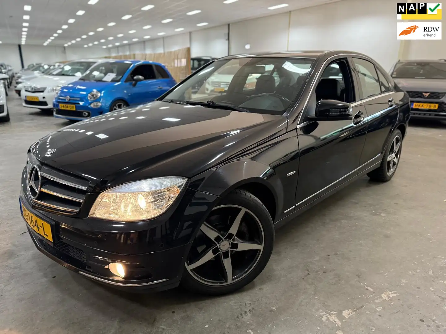 Mercedes-Benz C 180 CGI BlueEFFICIENCY Elegance / AUTOMAAT / NETTE AUT Zwart - 1