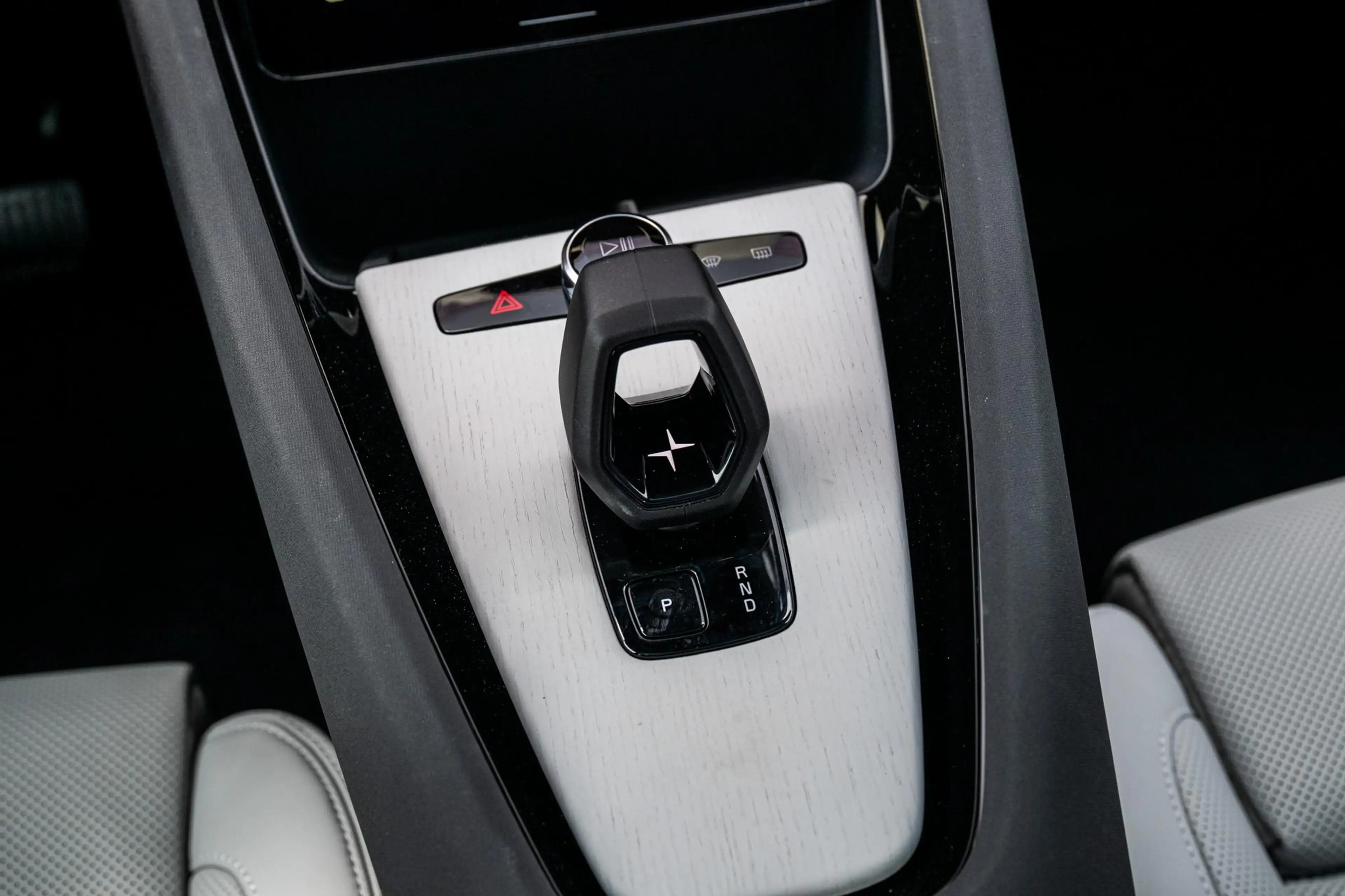 Polestar 2 Long Range Dual Motor Performance Prime 82 kWh | B — photo 14