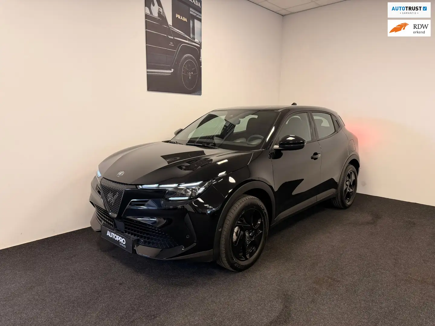 Alfa Romeo Junior 1.2 Turbo Hybrid Ibrida Schwarz - 1