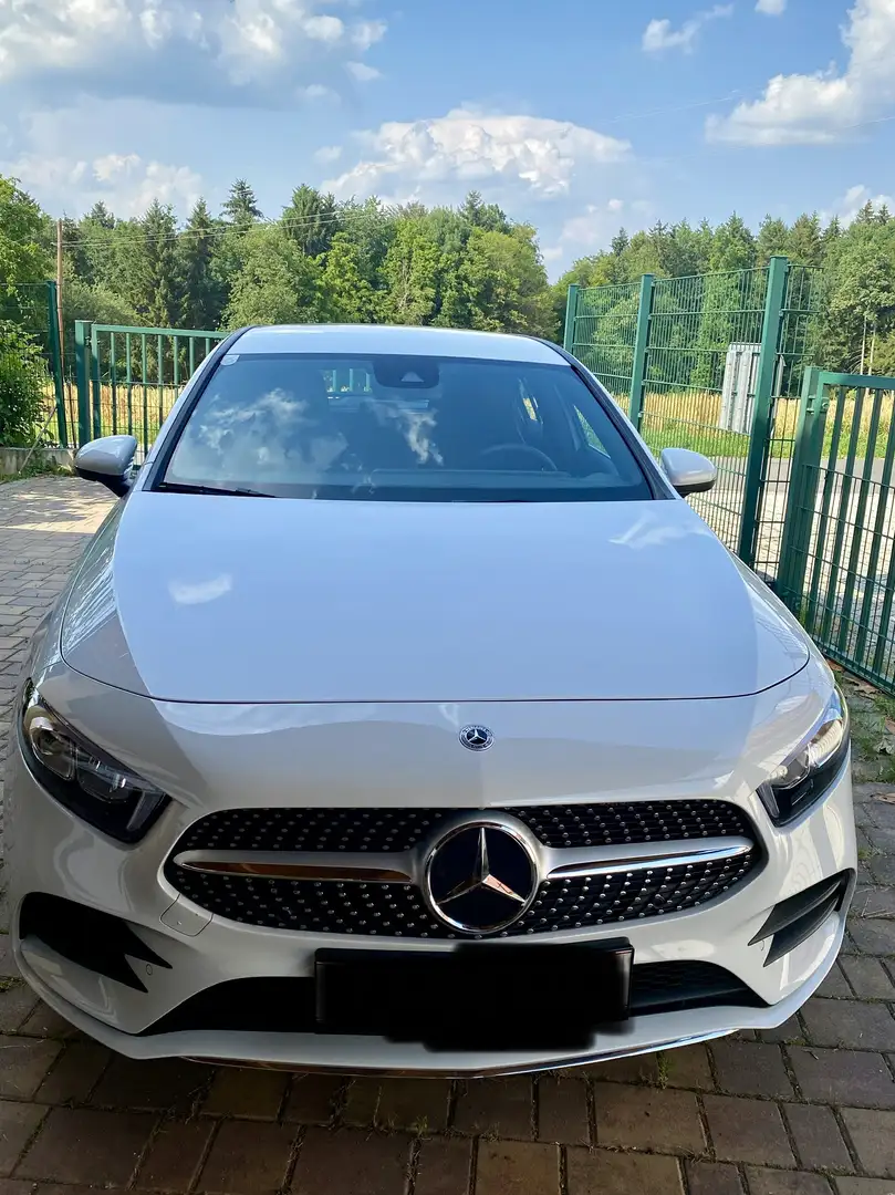 Mercedes-Benz A 250 A250e AMG-Line Plug In Hybrid - 1