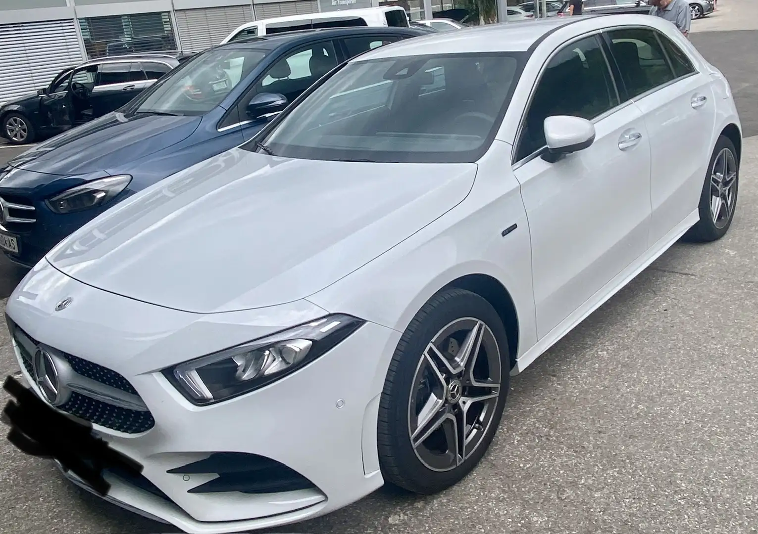 Mercedes-Benz A 250 A250e AMG-Line Plug In Hybrid - 2