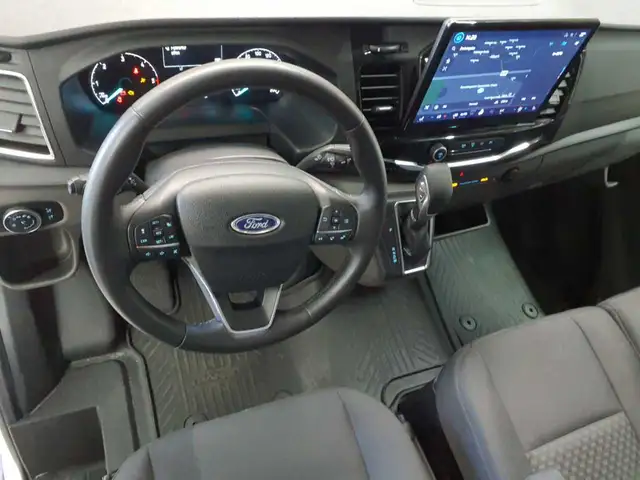 Ford Transit view 9