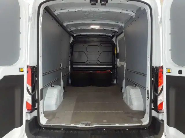 Ford Transit view 15