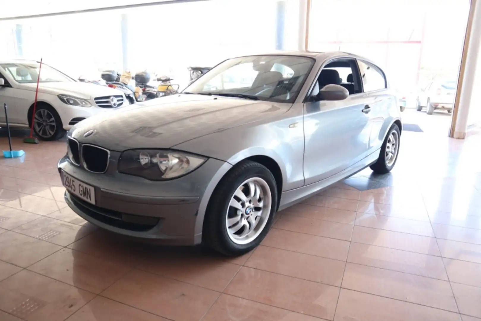 BMW 116 116d Gris - 2