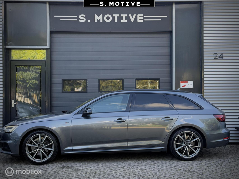 Audi A4 Avant 2.0 TFSI S line black edition, 360, Pano, HU — photo 2