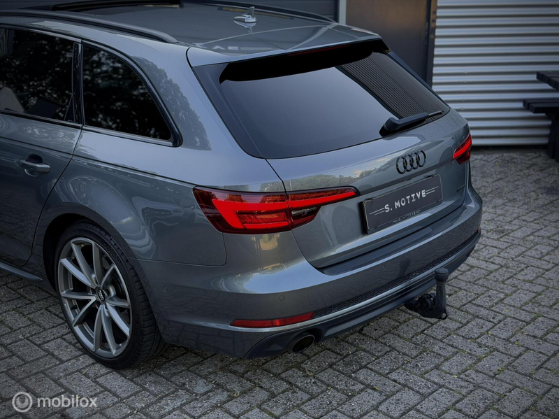Audi A4 Avant 2.0 TFSI S line black edition, 360, Pano, HU — photo 11