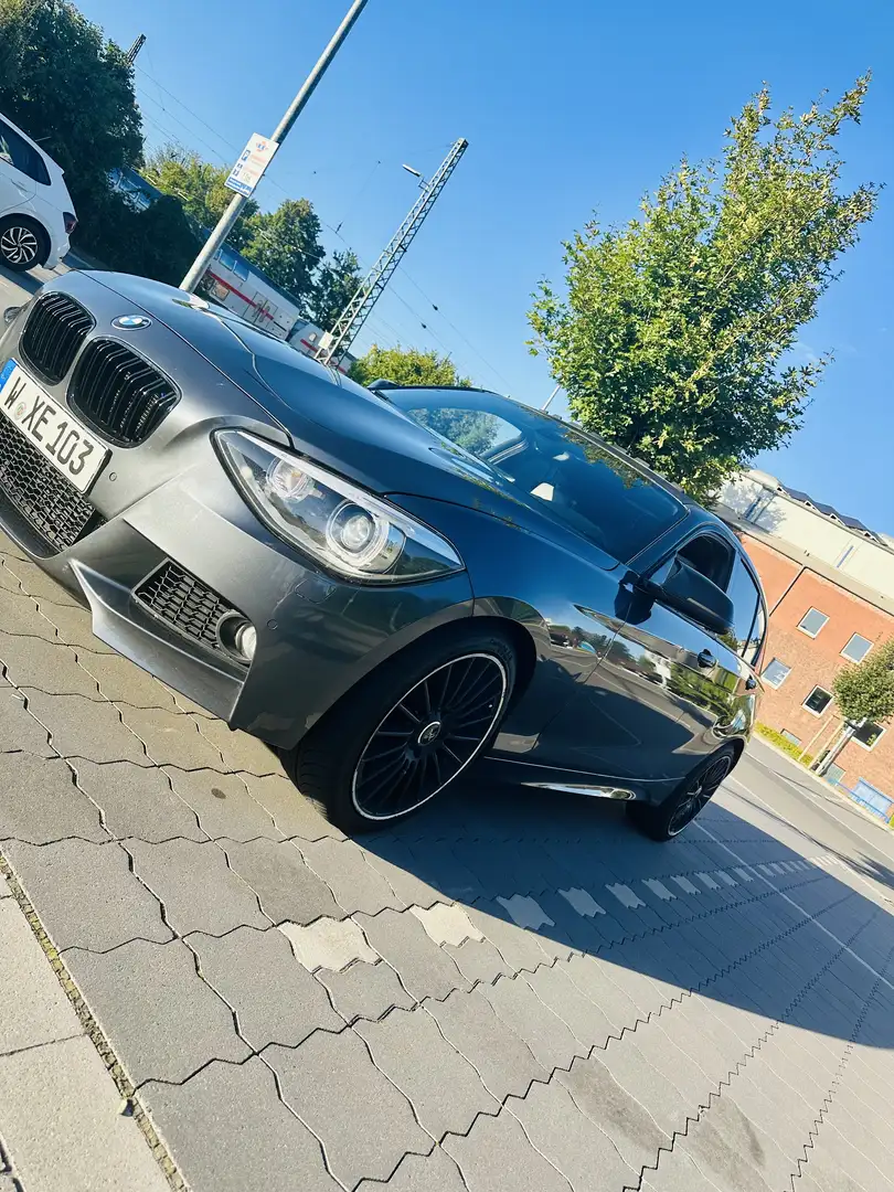 BMW 120 120d Aut. M-Paket Grau - 2